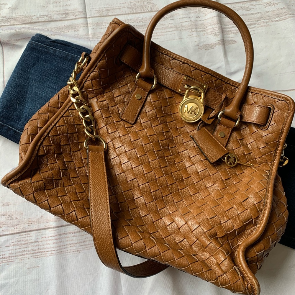 Michael Kors large woven tote bag with gold hardware tan brown & shoulder strap